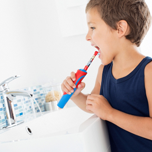 oral-b-ilektriki-odontovourtsa